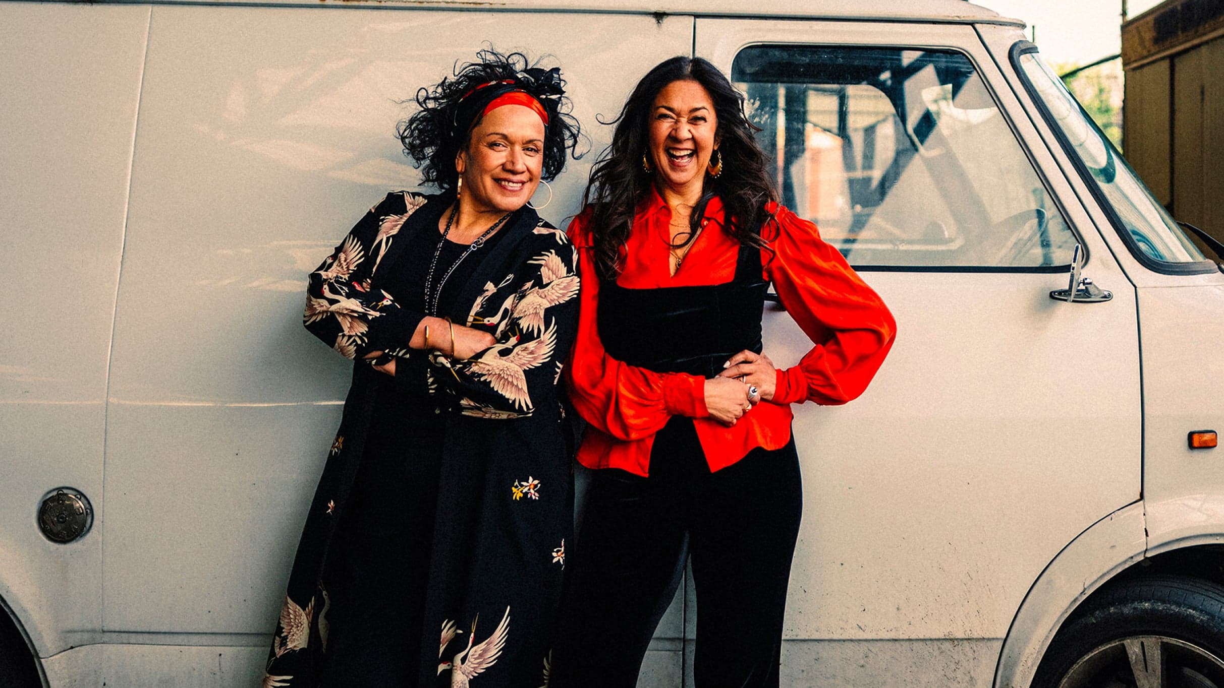 Vika & Linda